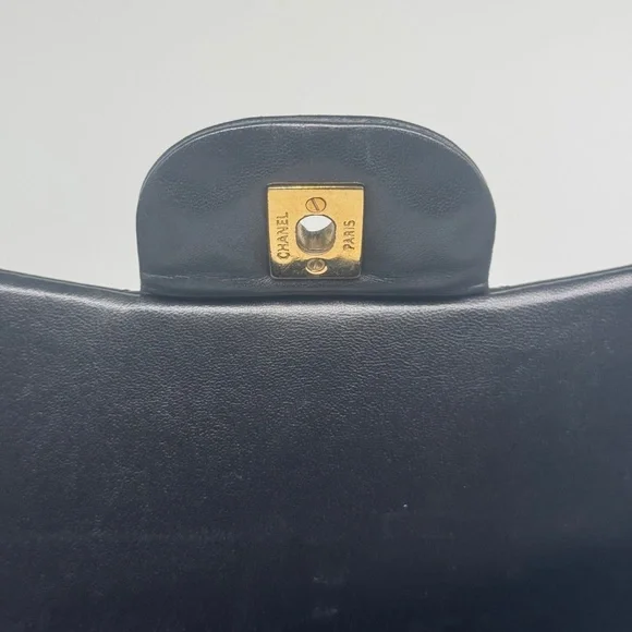 SOLD
Chanel Classic Maxi Double Flap Shoulder Bag (2012) - Picture 7 of 15